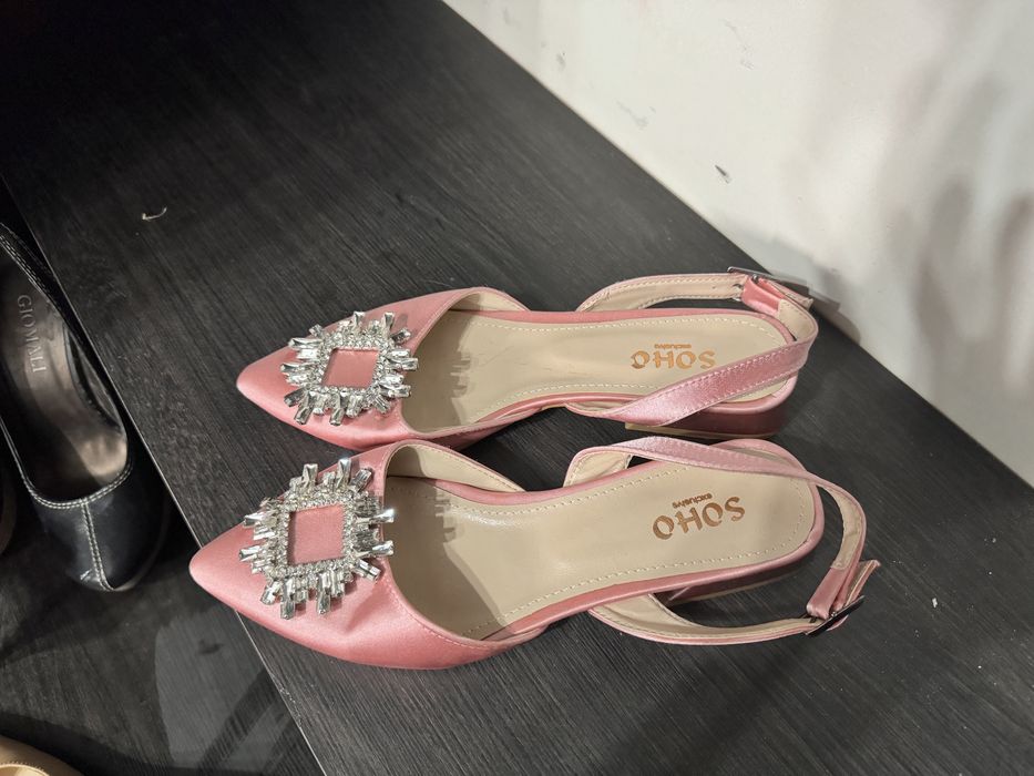 Новые босоножки