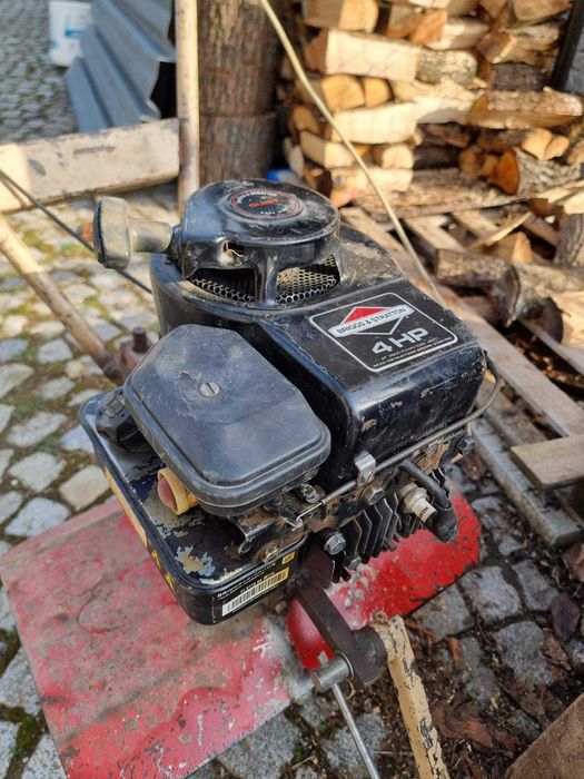 Двигател Briggs & Stratton 4HP работещ