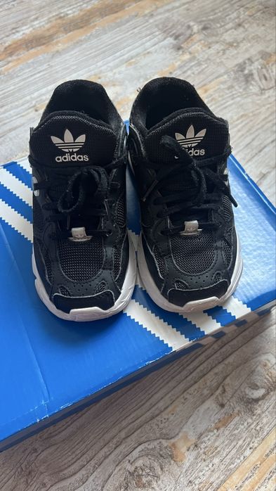 Adidas кроссовки (оригинал) 28 размер 3000 тг