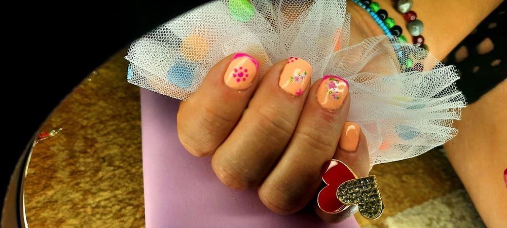 Manichiură și pedichiură