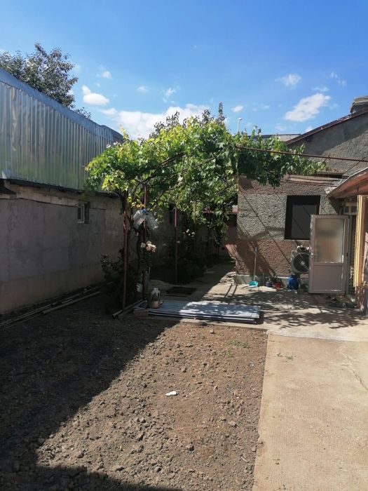 Casă de vânzare