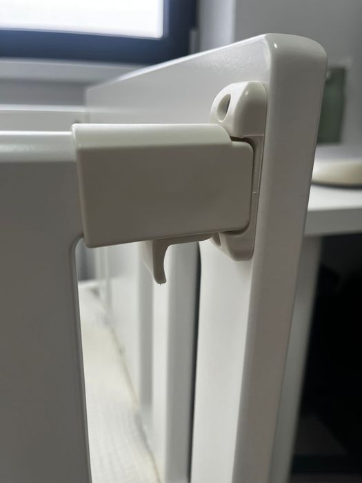 Pătuț bebe din lemn alb (90x55x93 cm)