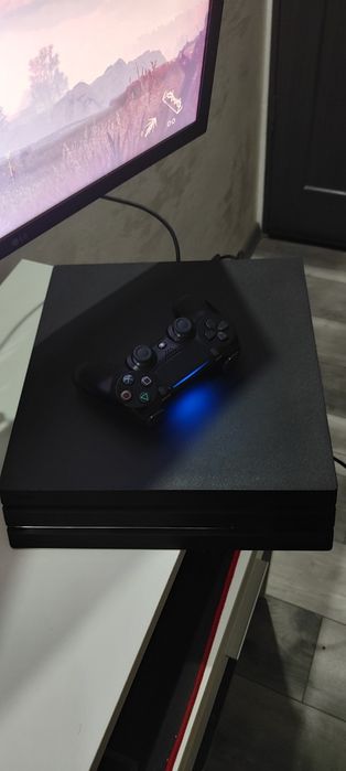 PlayStation 4 Pro  ( Ps4) 1Tb+ jocuri+ controller