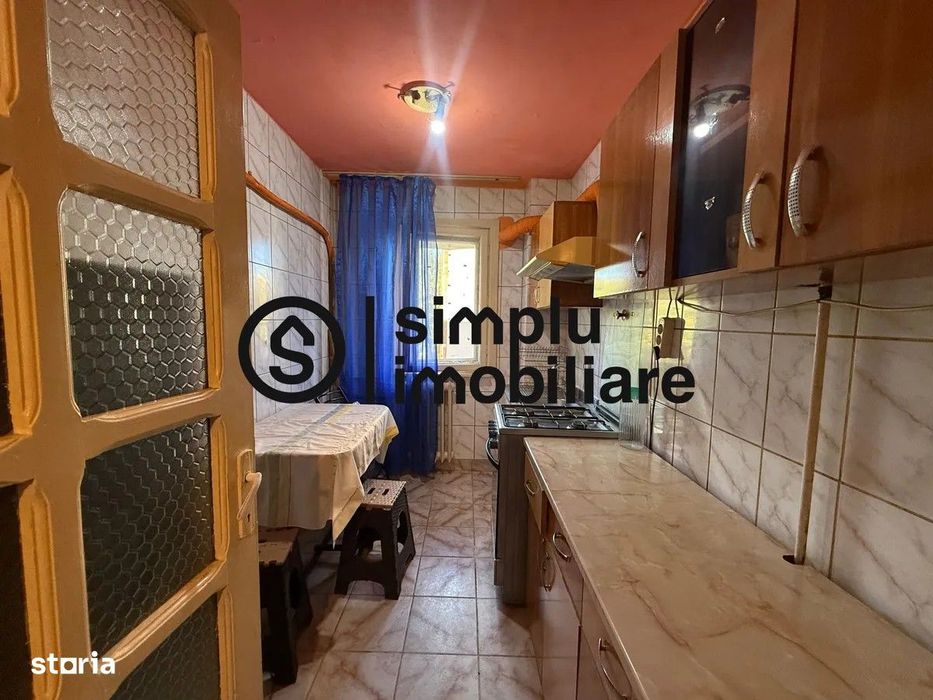 Apartament 3 camere semidecomandat et 2/4