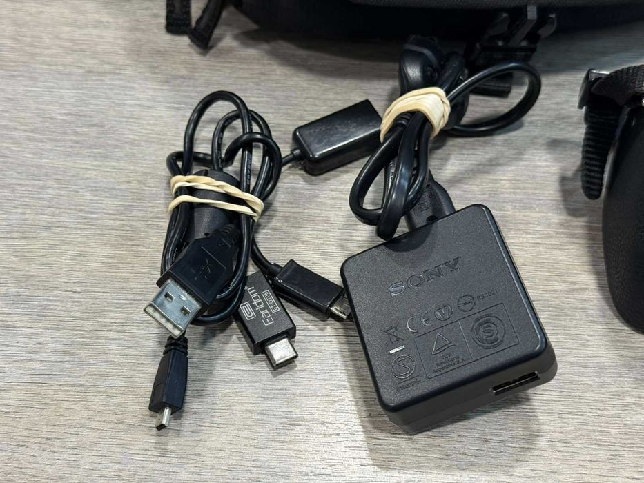 Фотоапарат Sony DSC-H400