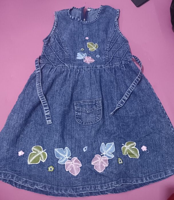 Сарафан женсий мактаб учун хам бор. Уч ҳил.