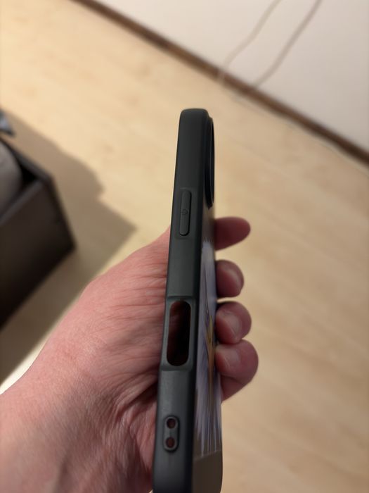 Husă iPhone 17 cu model imprimat de șoim