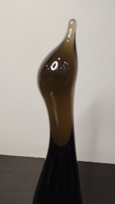 Много красива и и стилна фигурка на пингвин от стъкло.