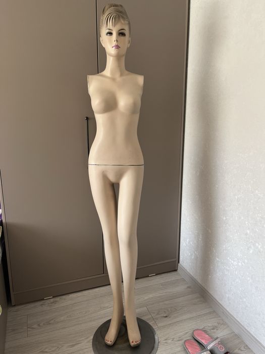 Срочно продам маникен