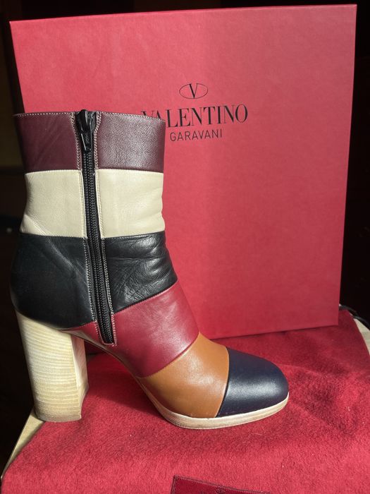 Valentino боти на висок ток