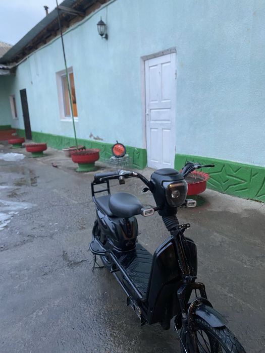 Продаю мопед электро скутер