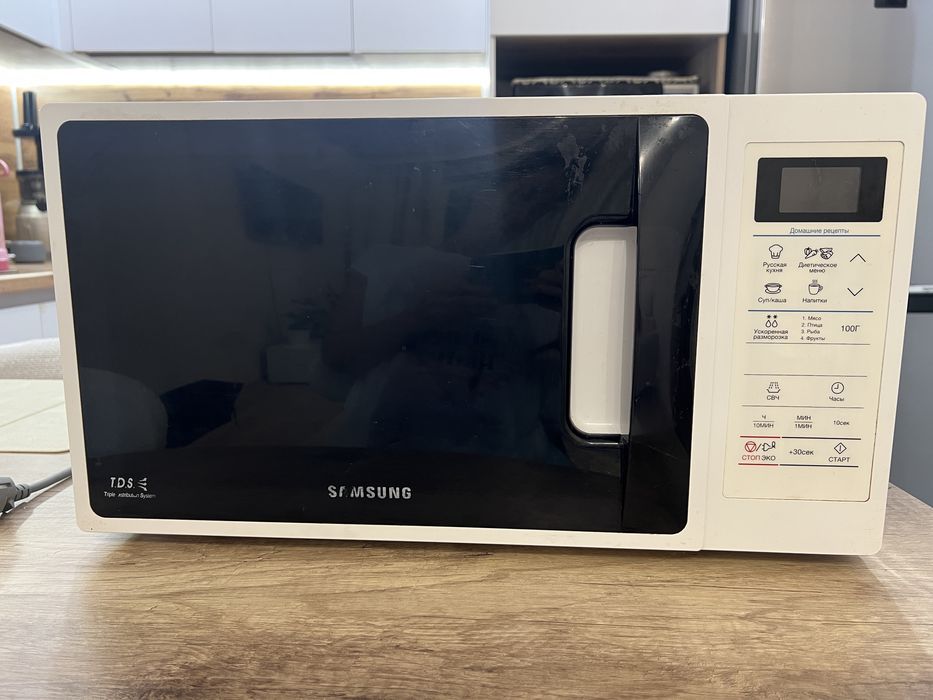 Микроволновка SAMSUNG