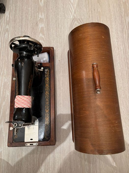 Продам швейную машинку