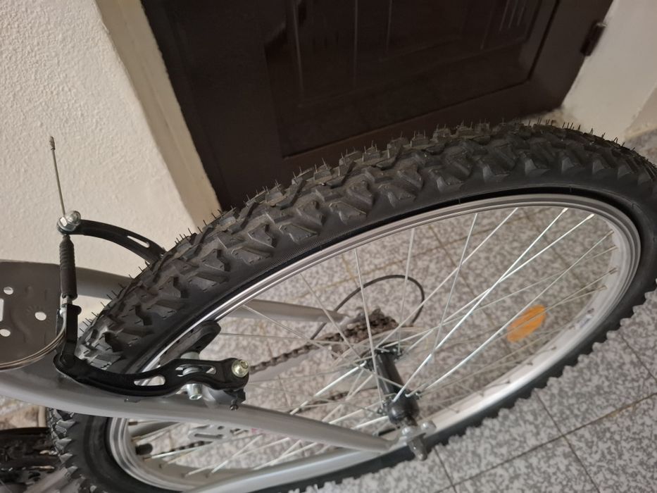 Vând Bicicletă  damă !DHS venture sport series.