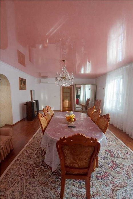 Большой дом в Рабочем поселке Сортировка