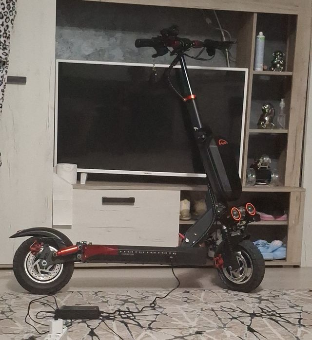 Vand sau schimb trotineta electrica fox evolution (copie m4 kugokirin 1:1)