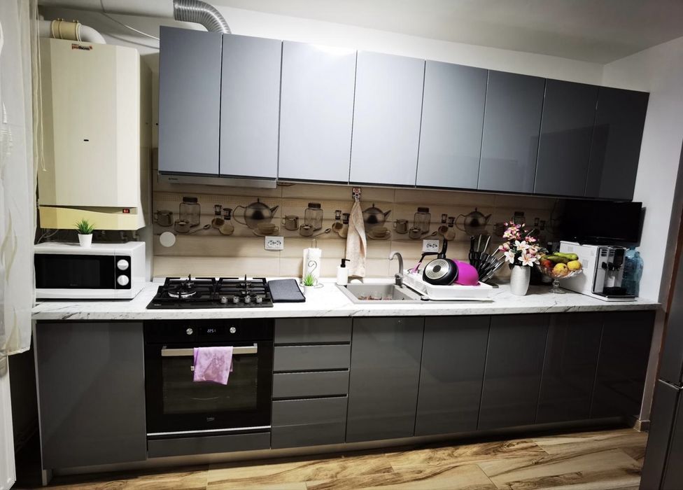 Vând apartament cu 3 camere, Cartierul Păcii, etaj 1