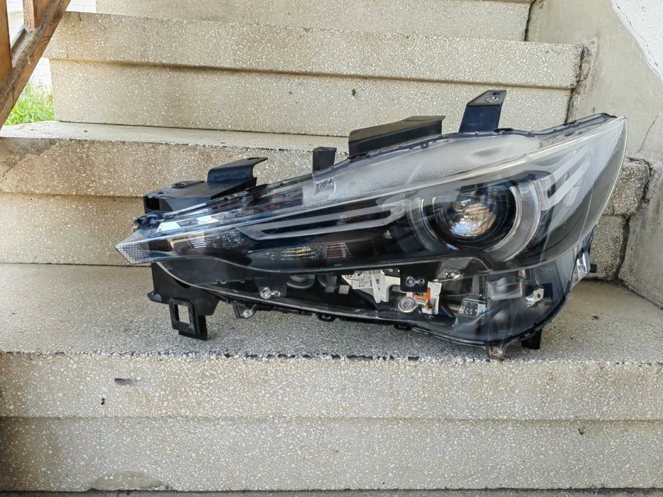 Фар Mazda CX5 17-22 г. LED ляв / Фар Мазда ЦХ5 Оригинален