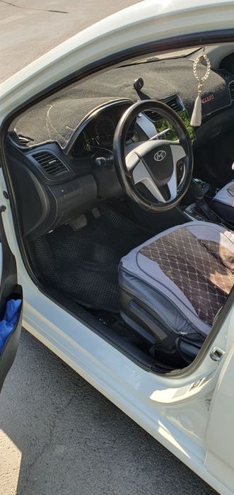 Hyundai accent 2014 год