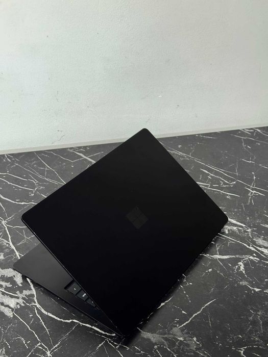Kuchli Noutbuk Surface Laptop 5