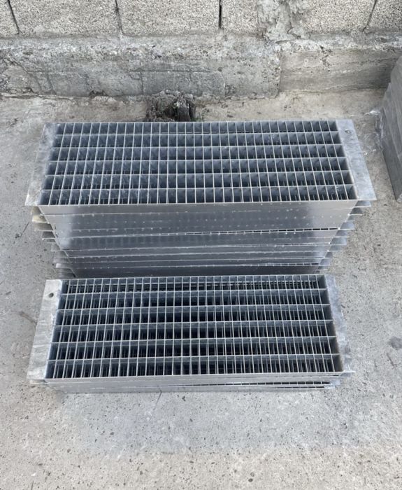 Trepte zincate galvanizate distribuim oriunde an tara