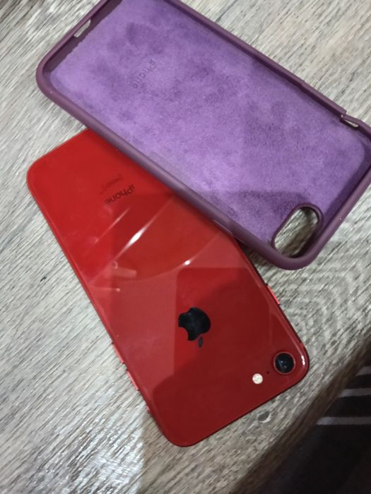 Продам айфон 8...