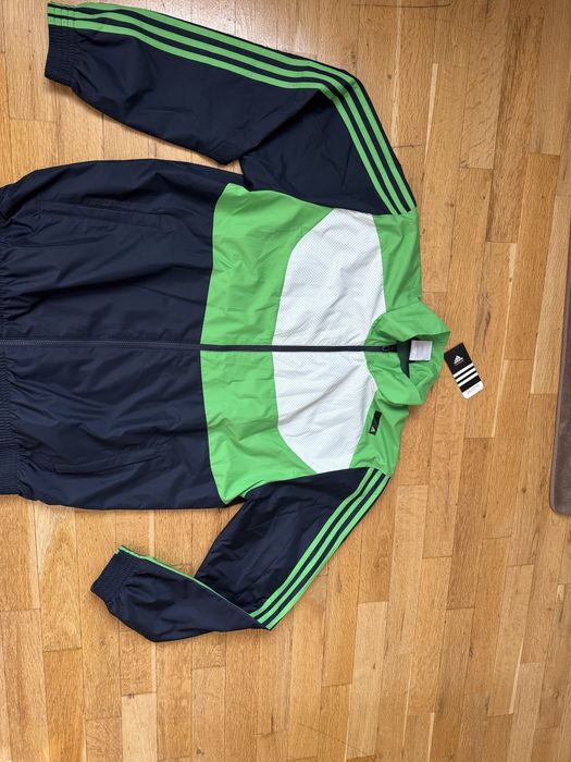 Нов с етикета анцуг Adidas