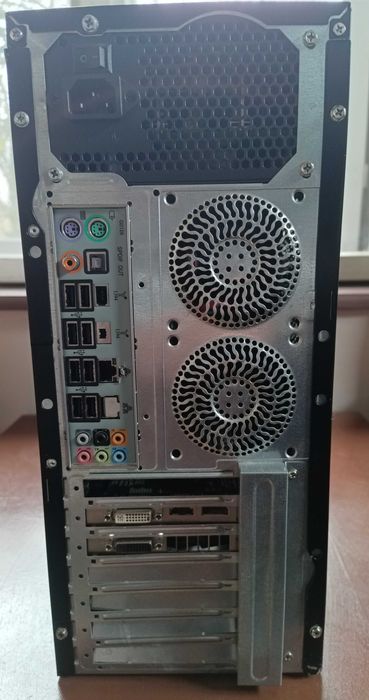 Настолни компютри!