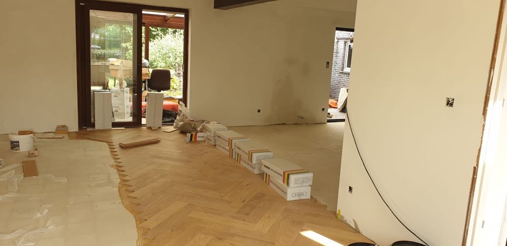 Montăm parchet stratificat direct peste gresie,