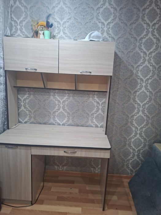 Стол компьютерный