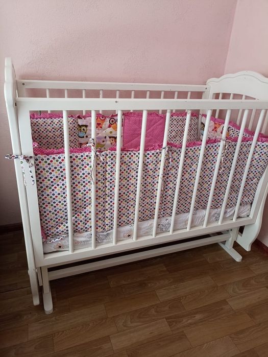 Продам манеж с бортиками