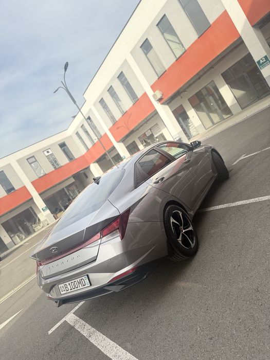 Xyunday elantra 2021.