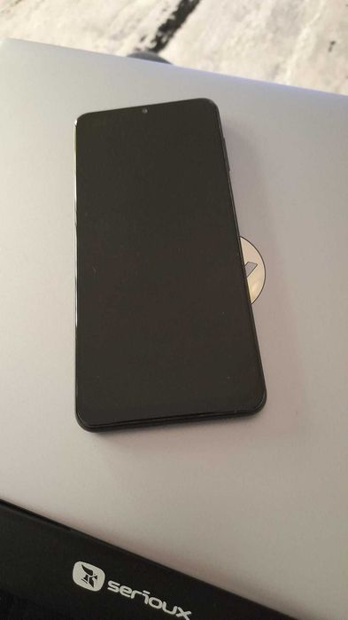 Vand Samsung Galaxy A12, cu 4GB de RAM si 64GB