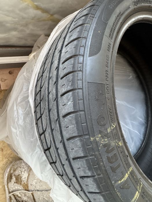 Леьние шины 245/45/18 комплект