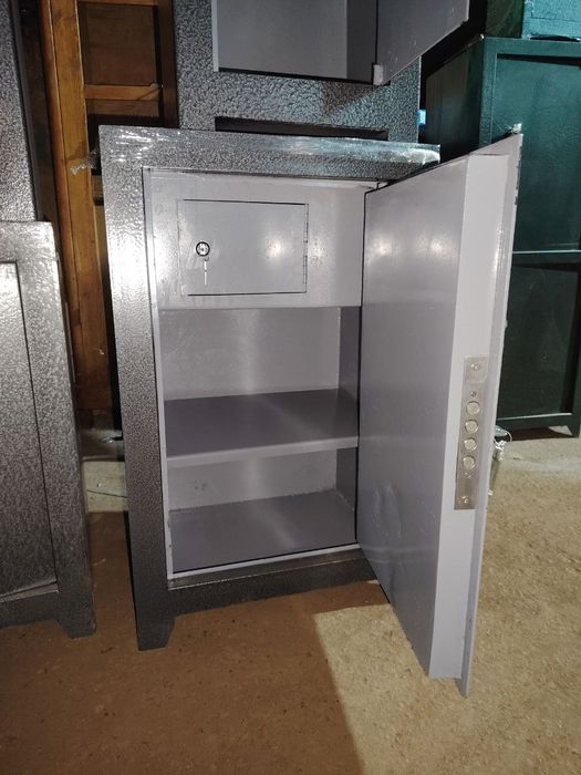 Seyf pesochni metal shikaflar