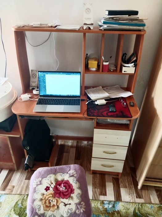 стол для компютера