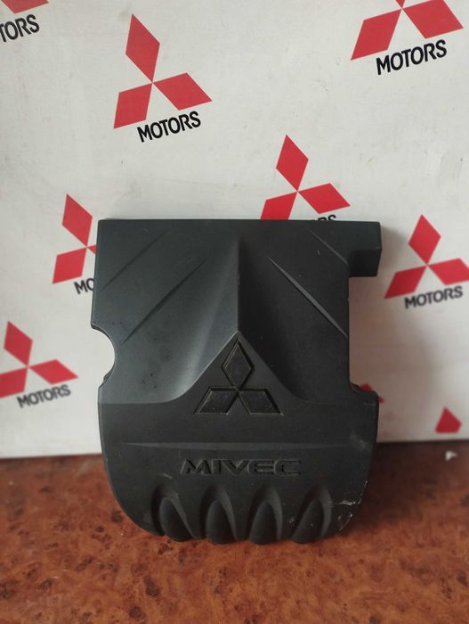 Крышка двигателя лансер 10