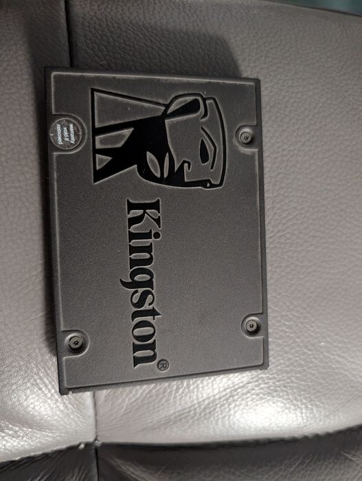 SSD Sata 250/240 GB si HDD 500 GB