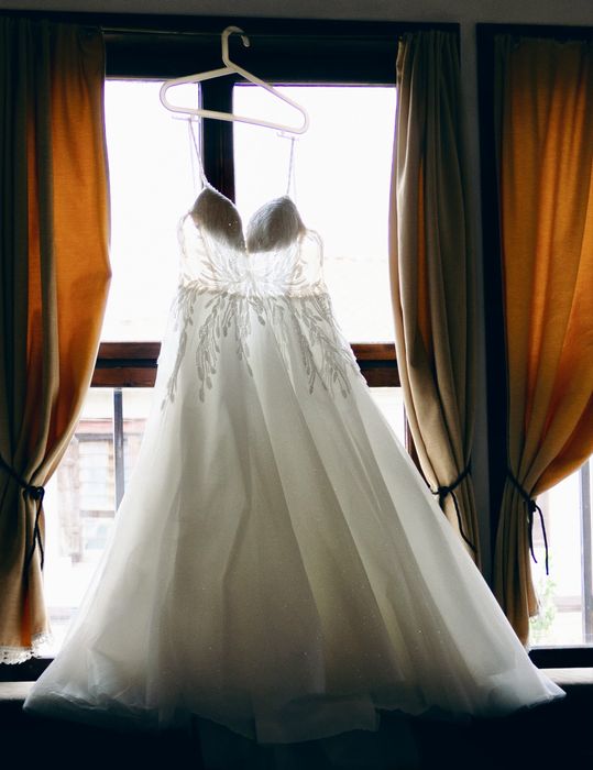 Булчинска рокля с корсет, изключително запазена