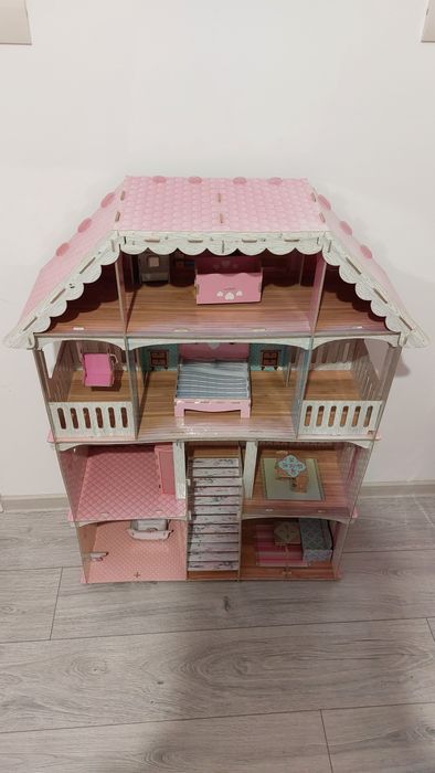 Casuta papusi cu etaje