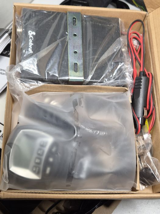 Stație CB Cobra 75 ST AM/FM + antenă PNI inox 66 cm – NOUĂ