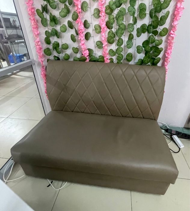 Диван б/у, кассовая-зона