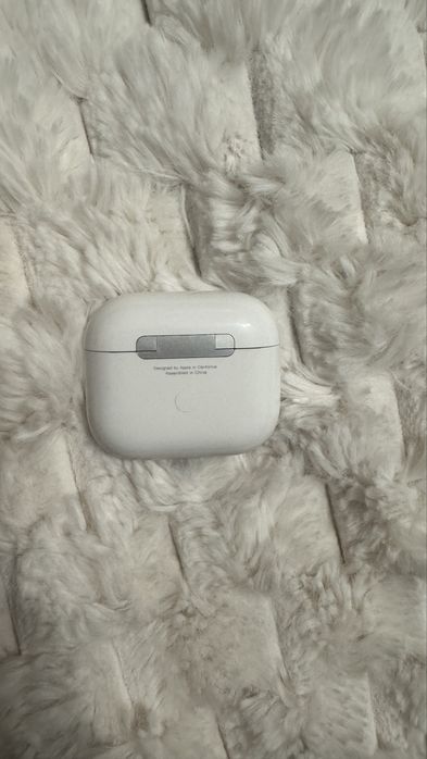 Продавам Airpods 4