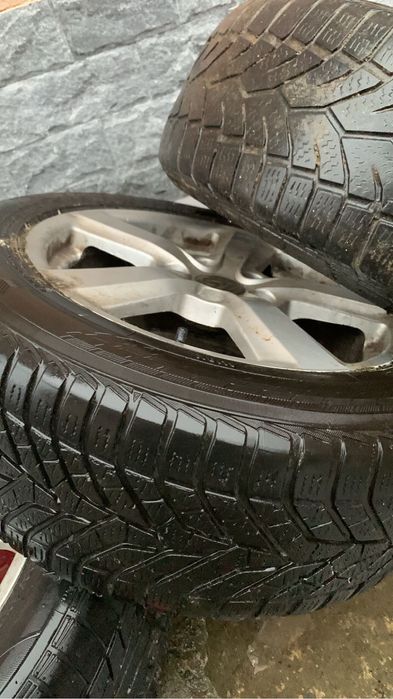 Vand anvelope si roti complete preturi incepand de la 100 lei