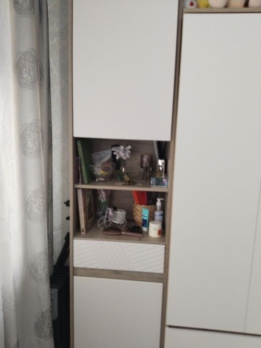 Продам шкаф пенал