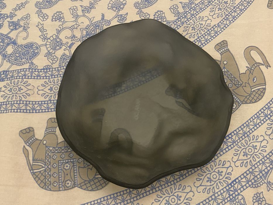 стеклянна глубокая тарелка