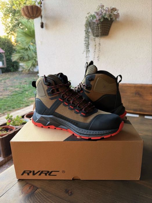 Чисто нови туристически обувки Revolution Race Phantom Trail Mid №43/44