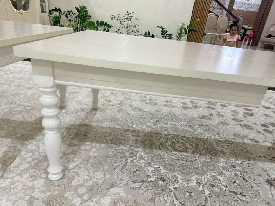 Столы для зала почти новые