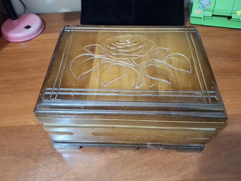 Продаётся антикварный сундук