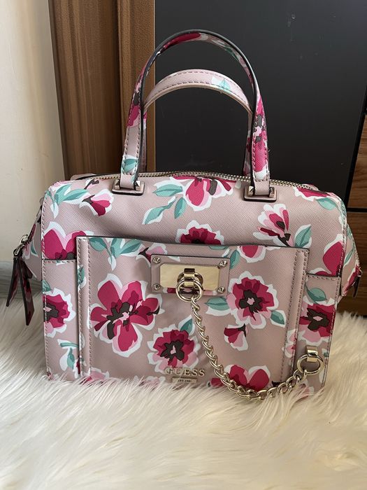 Чанта на цветя guess